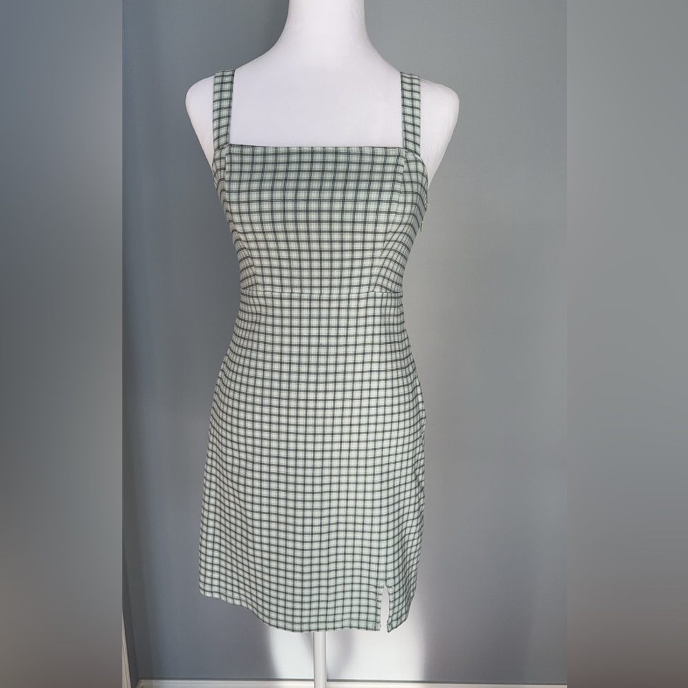 Checkered sage Hollister dress